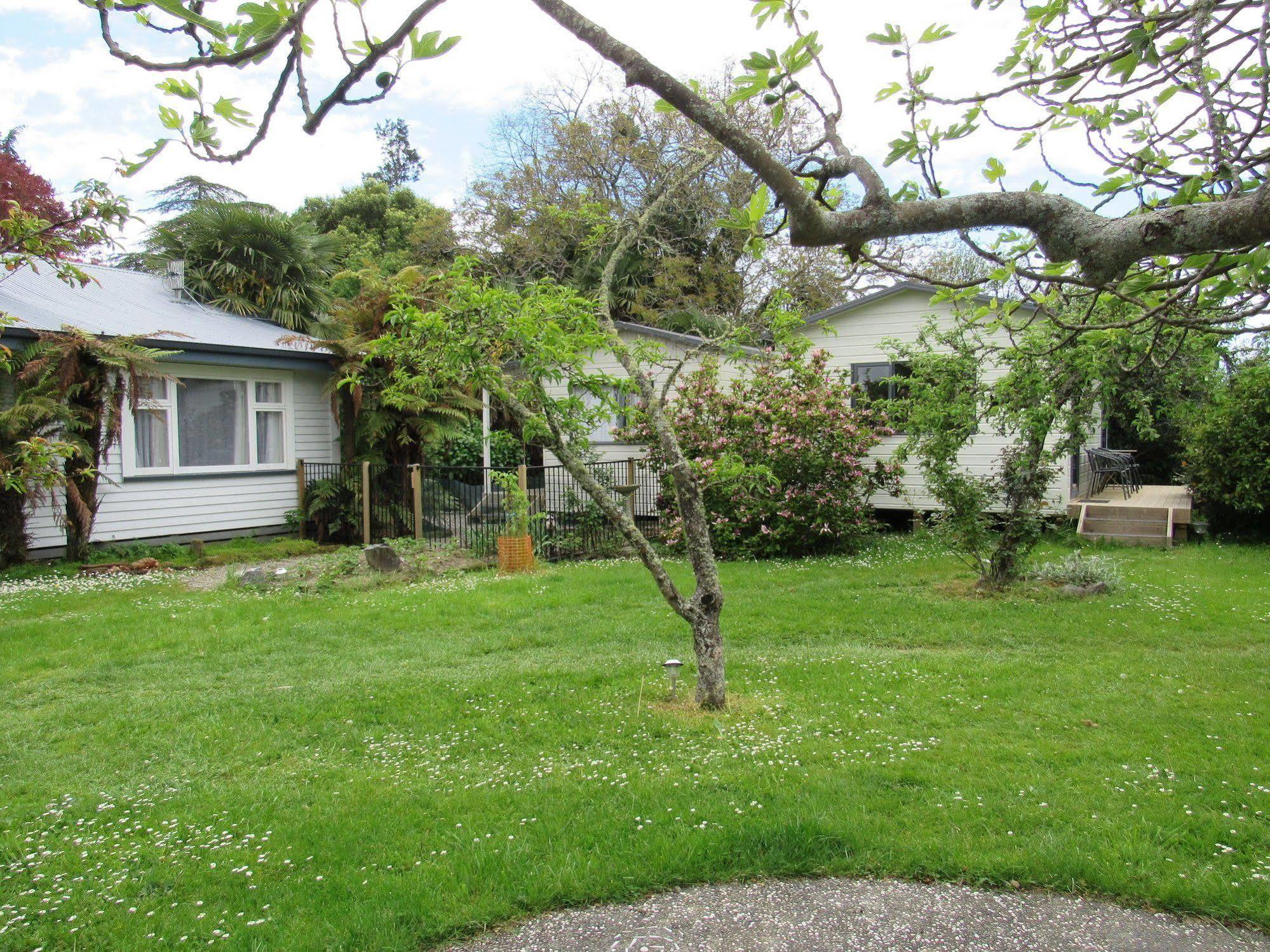 White Elephant Accomodation Motueka Exterior foto